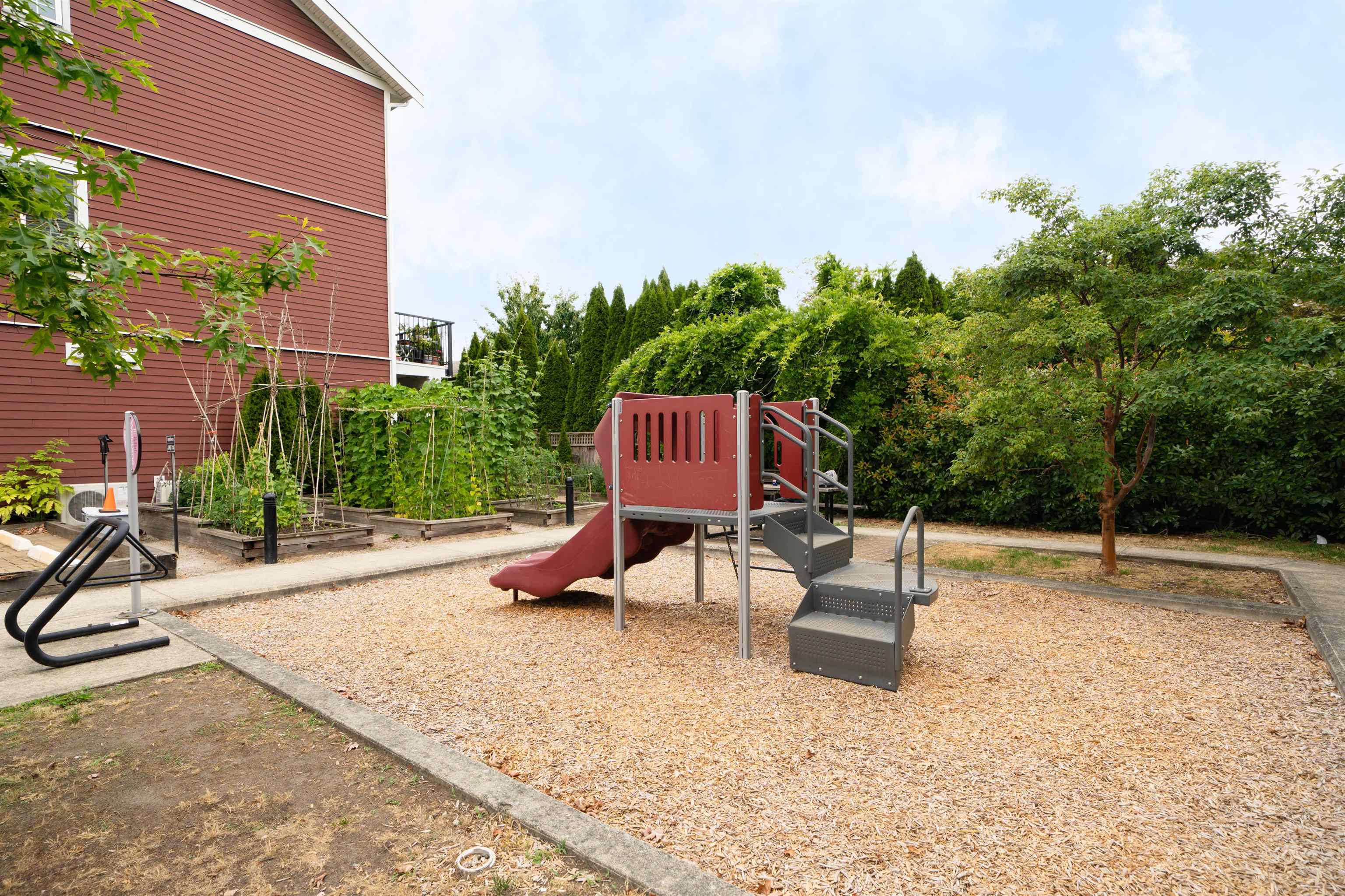 City Centre townhouses, Richmond, BC, photo 3