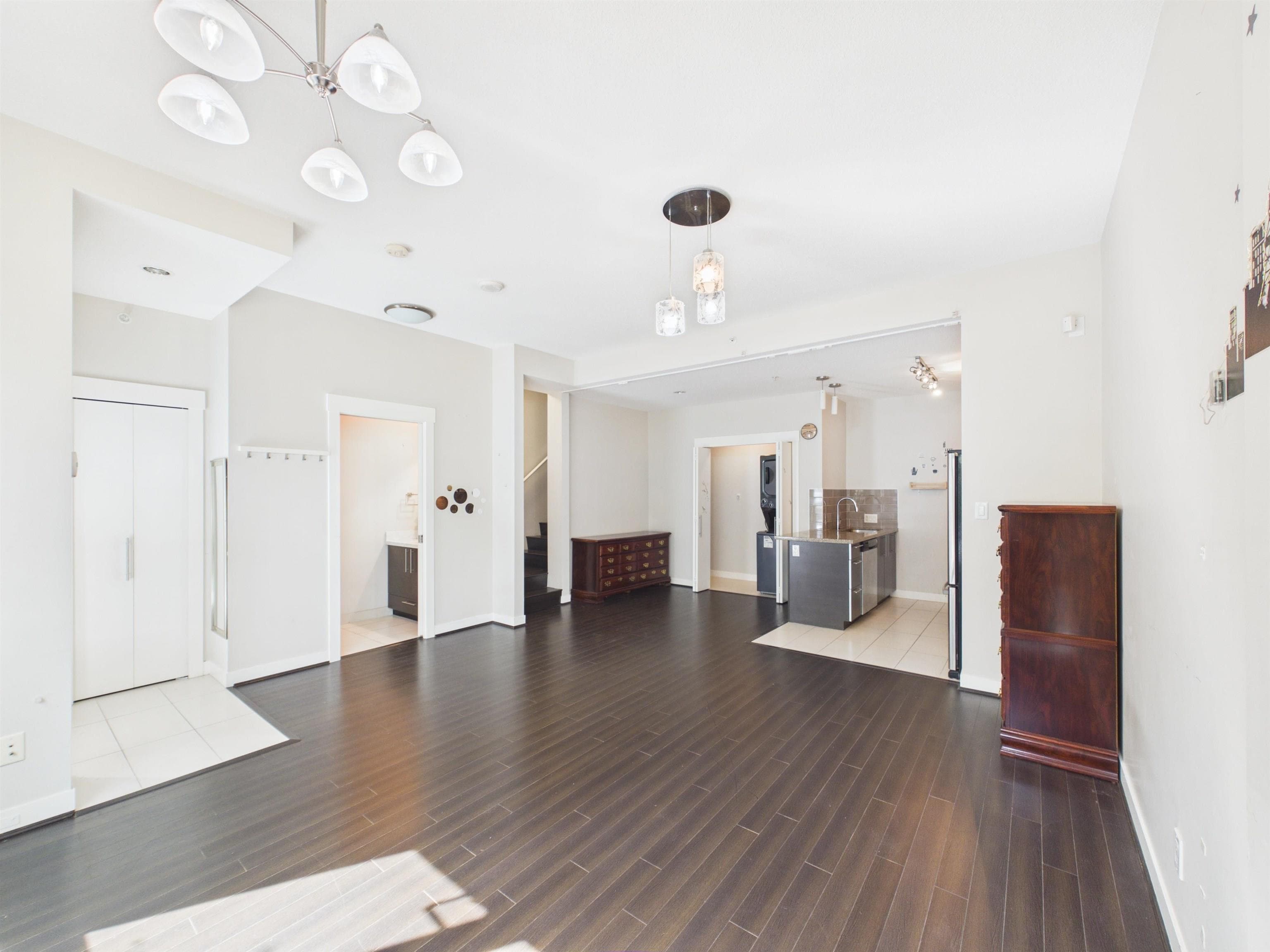 City Centre townhouses, Richmond, BC, photo 4